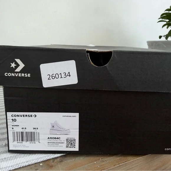 Converse NEW Women's Chuck Taylor All Star Lugged Platform Hi Top Shoe Size 10 - Picture 2 of 10